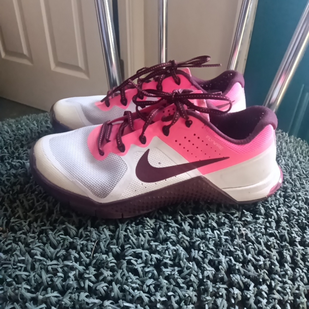 Nike Metcon 2 Pink White   Size Woman's 6